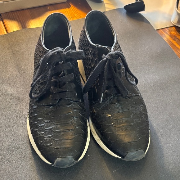 Vionic Shoes - Vionic | Black Textured sneakers shoes 7M 7 M